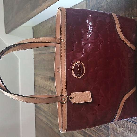 Coach Peyton Candy Apple Red And Tan Women's Handbag. - Picture 1 of 12